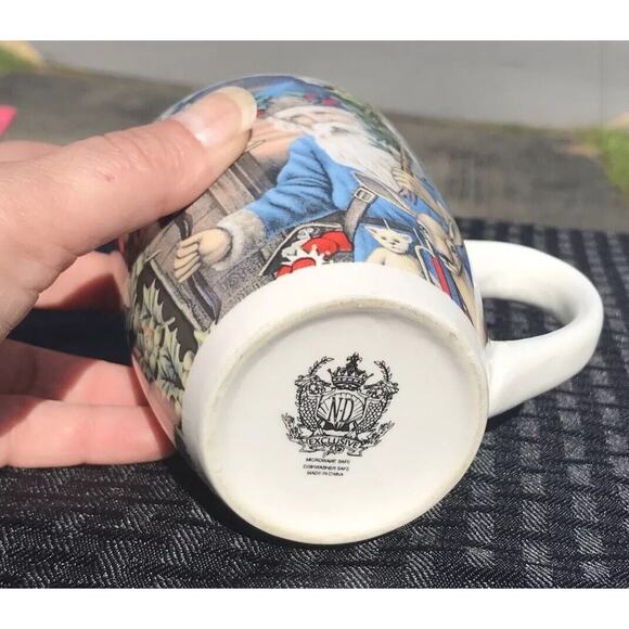 ND Exclusive Santa Claus Christmas Holiday Mug 14 oz. 3 1/2" X 4 1/4" USED - Picture 2 of 3
